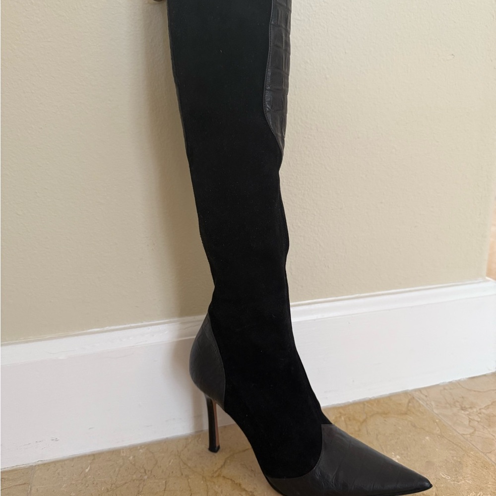 Elegant Black Knee-High Heeled Boots